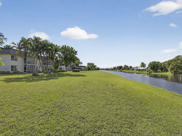 12001 Poinciana Blvd Unit 204, Royal Palm Beach, FL 33411
