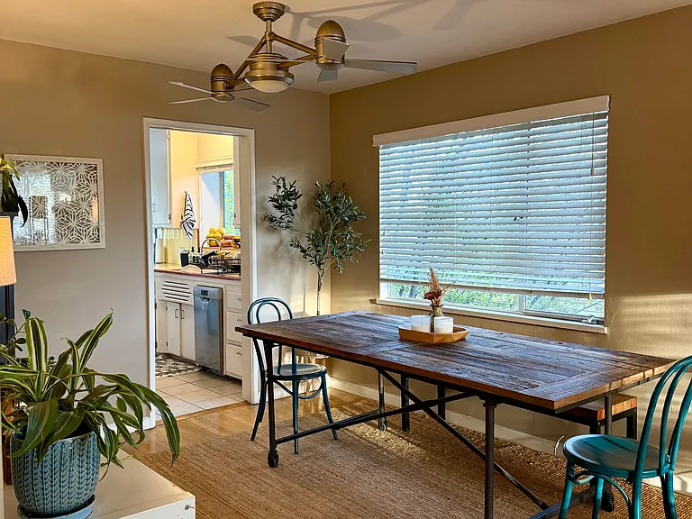 204 Termino Ave #B — Photo 10