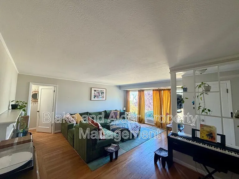 2727 NE 65th Ave — Photo 5