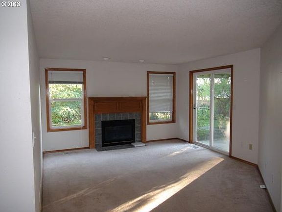 3rd image of 10505 NE 88th St