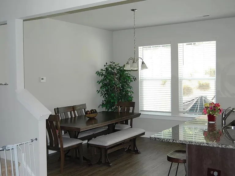 415 Hague Dr — Photo 7