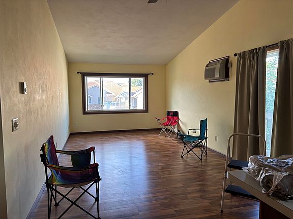 2nd image of 123 White Tail Dr #4