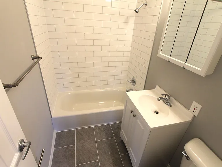 West Walnut Lane Apartments — Photo 60
