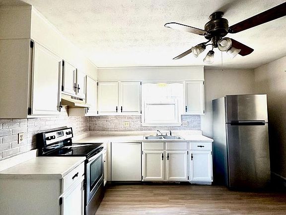 4th image of 151 W Granada Ave
