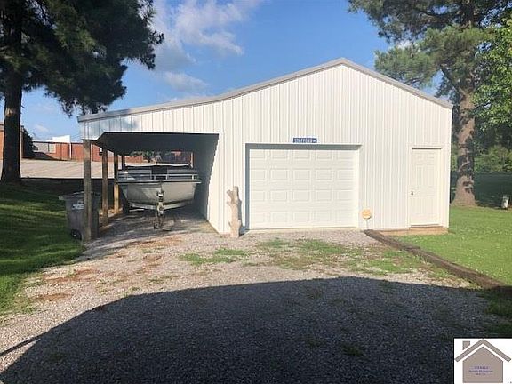 5th image of 212 Hillwood St