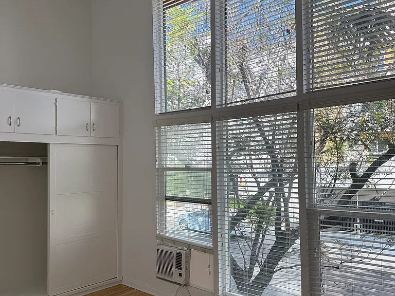 1709 N. Fuller Ave — Photo 5