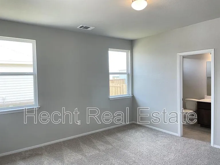 196 Fabion St — Photo 20