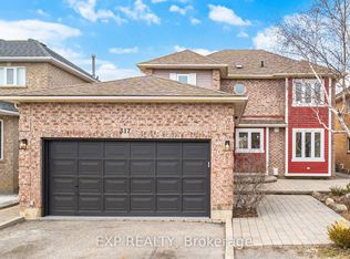 317 Bristol Rd W, Mississauga, ON L5R 2H1