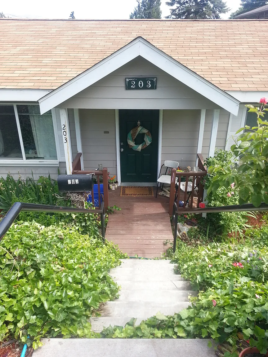 203 W 14th St photo 1