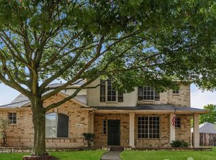 812 Wolf Trl, Desoto, TX 75115