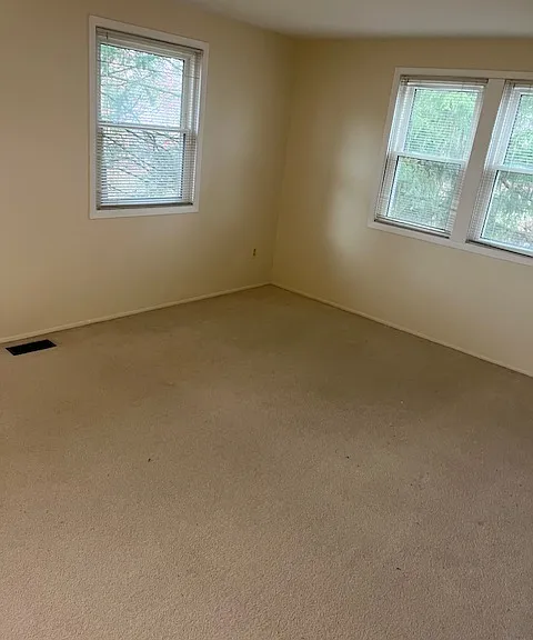 1594 Brentwood Dr — Photo 5