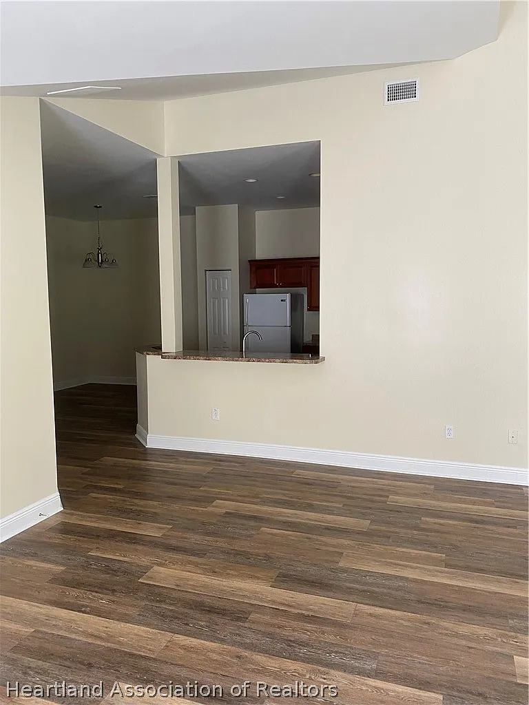 3 bed, 2.0 bath, 1563 sqft, $1,550 — Photo 4