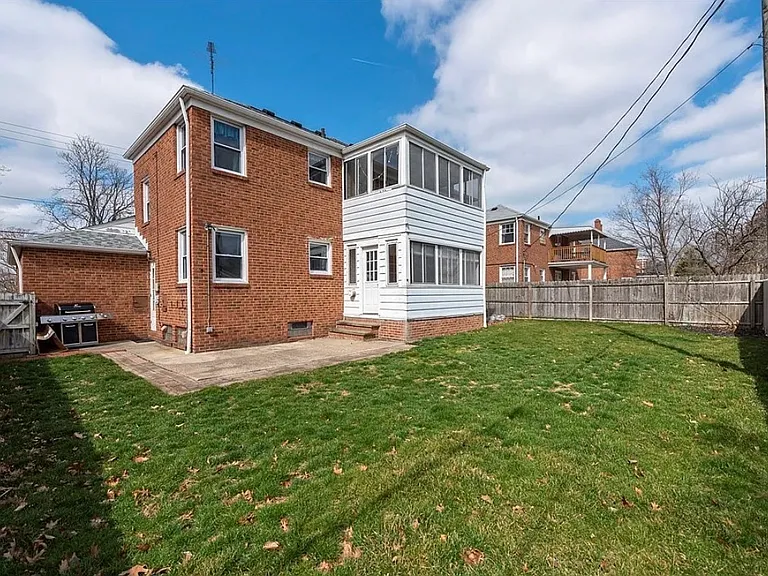 3303 Rocky River Dr — Photo 16
