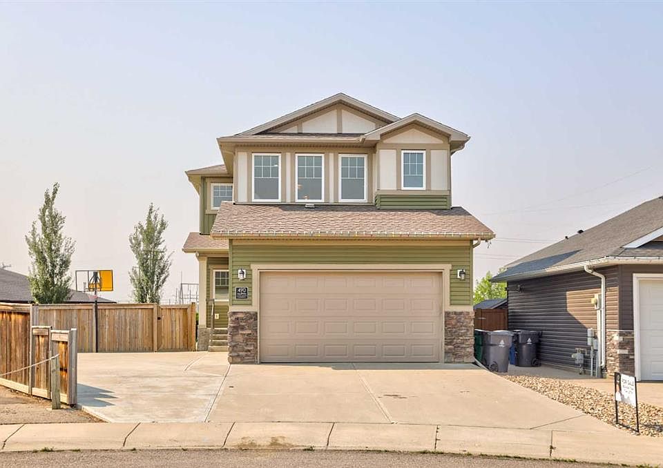 1st image of 490 NE Mary Cameron Cres N