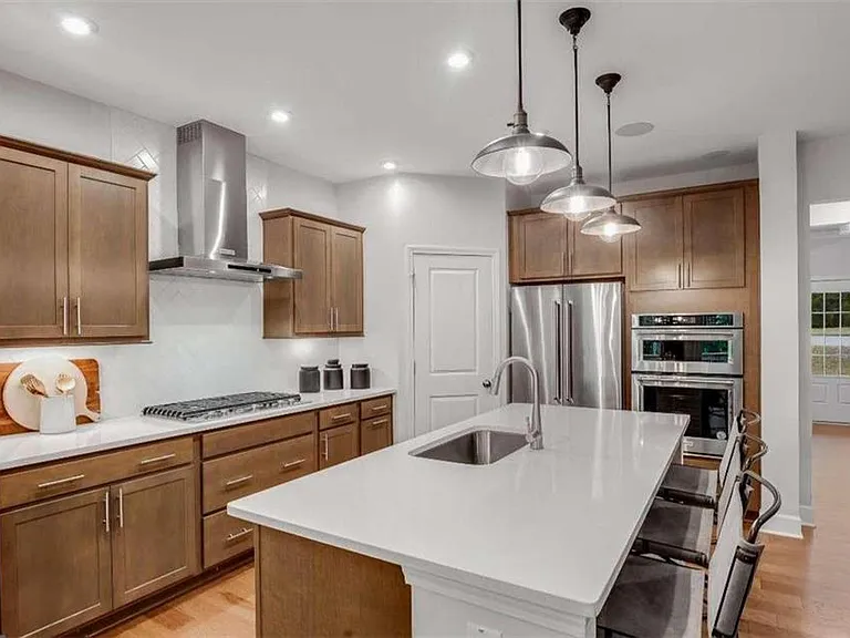 74 Fairway Dr — Photo 2