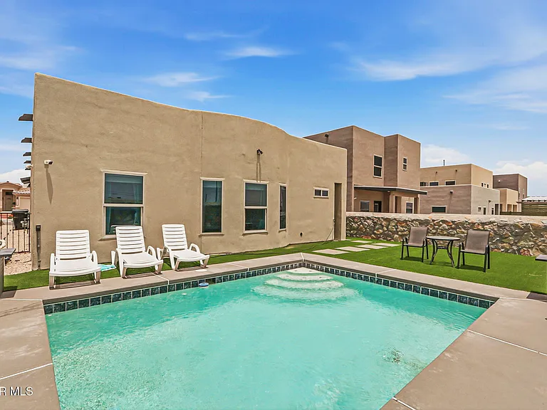 13066 Grantham Ln — Photo 5