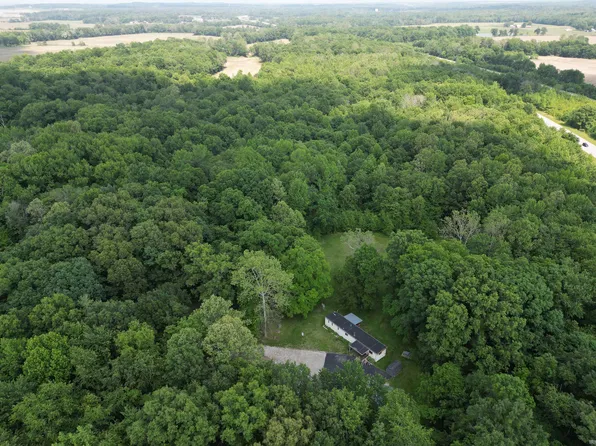 6999 Newman Rd, Elberfeld, IN 47613