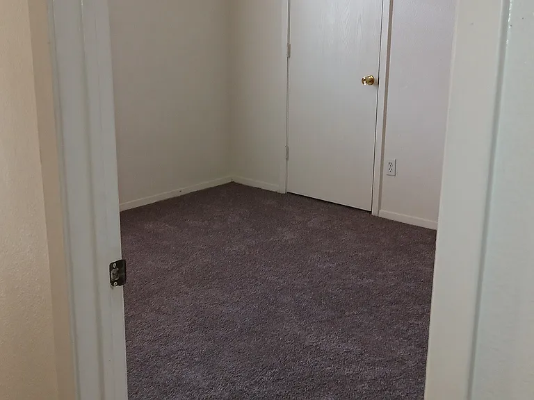 Bryce Avenue Apartments — Photo 25