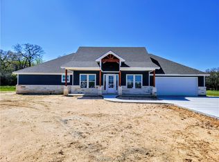 1012 Axis Ln, Franklin, TX 77856