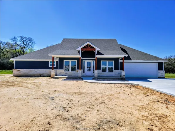 1012 Axis Ln, Franklin, TX 77856