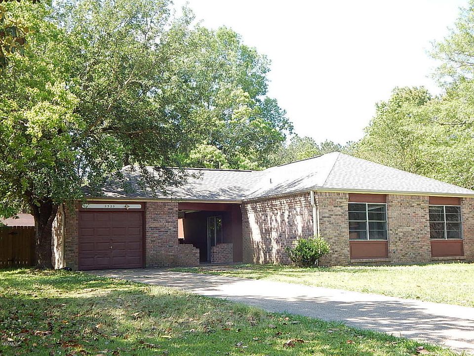 1st image of 2325 Heritage Dr