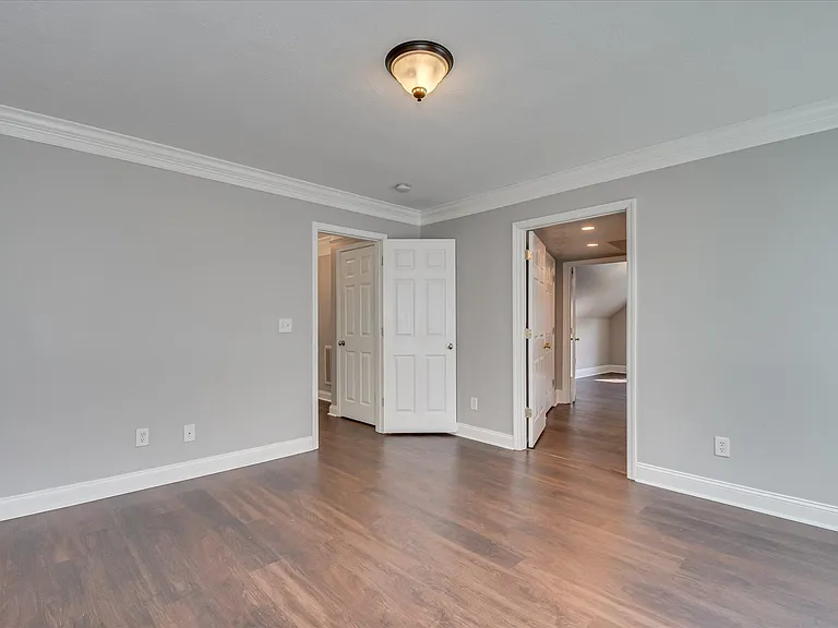 2909 Aylesbury Dr — Photo 31