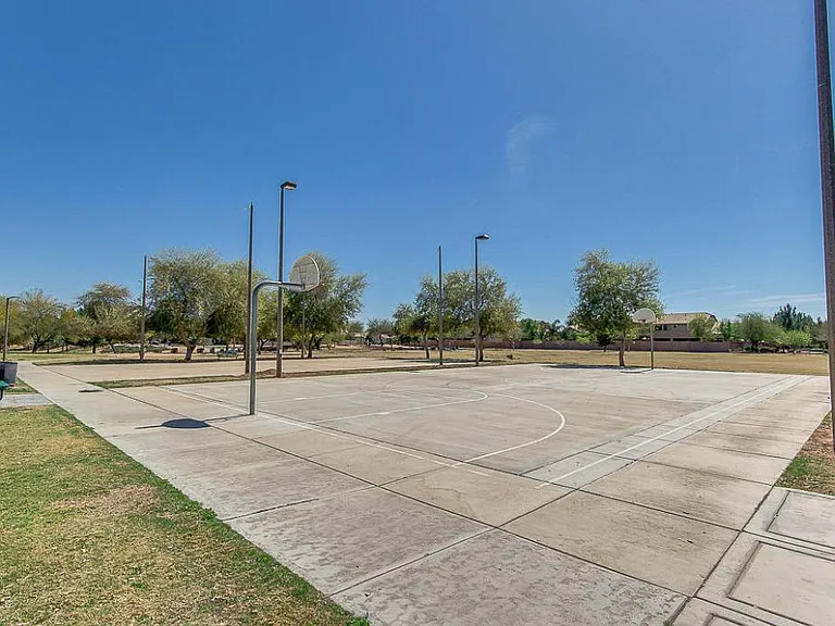 1363 W Spruce Dr — Photo 14