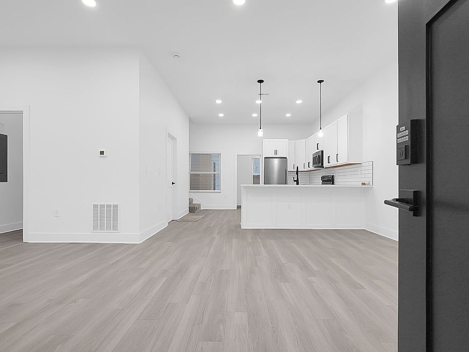 1st image of 932 Wagner St