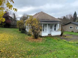 209 NE 7th St, Oakland, OR 97462