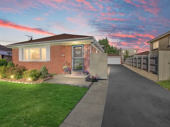 609 N Princeton Ave, Villa Park, IL 60181