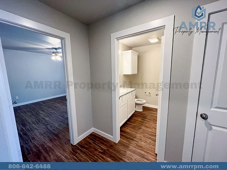 2030 Kenwood Ave — Photo 24