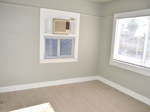 3rd image of 2625 Violet St