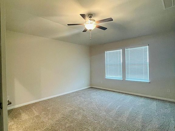 4th image of 13724 Heartland Dr