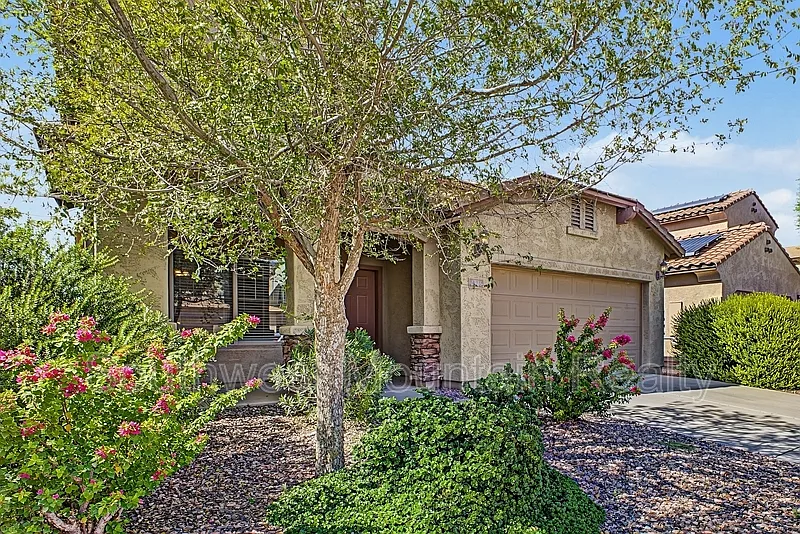 5 bed, 3.0 bath, 2865 sqft, $2,195 — Photo 4