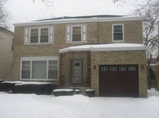 2945 W Farwell Ave, Chicago, IL 60645