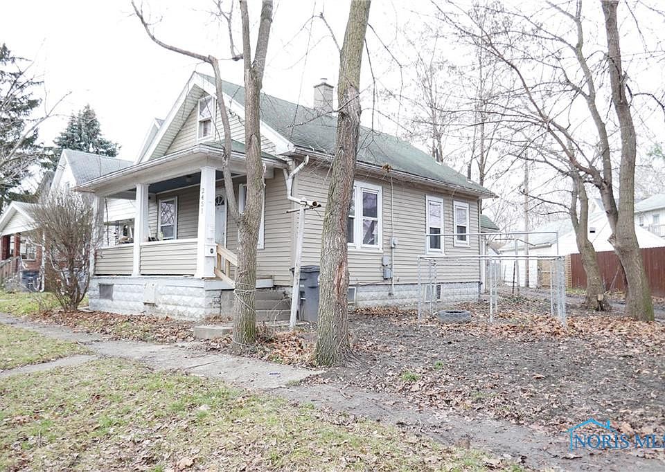 1st image of 2451 Woodford St