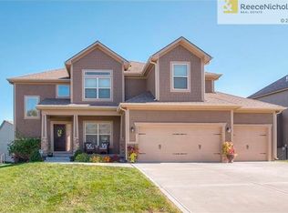 1005 SW Argyl St, Lees Summit, MO 64081