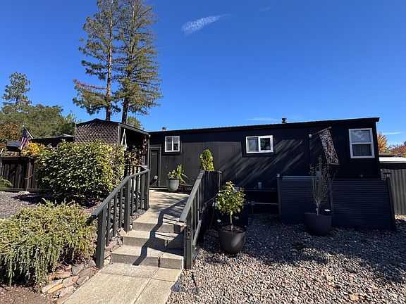 2nd image of 52 Oakstone Court #52