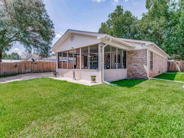 1716 Spanish Cove Dr S, Lillian, AL 36549