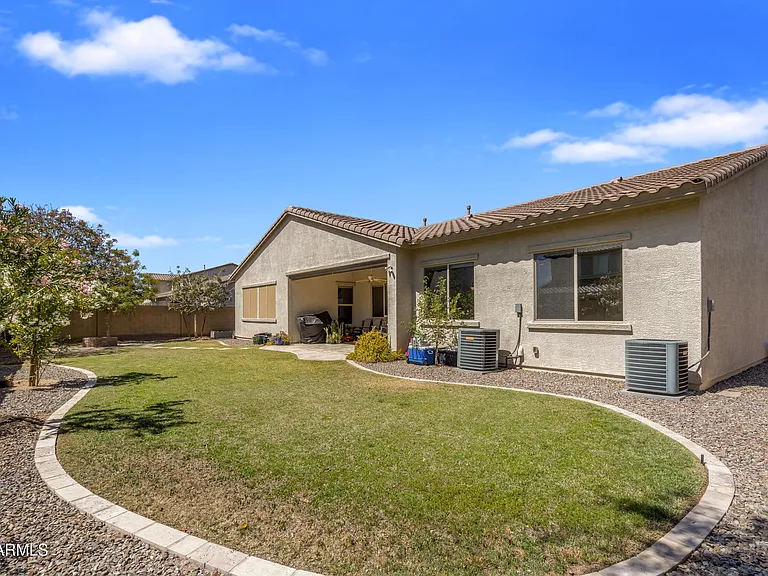 2827 E Muirfield St — Photo 45