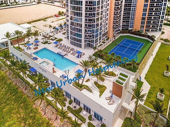 Tennis court, swimming poo, jacuzzi and access to the beach (single flight of stairs)