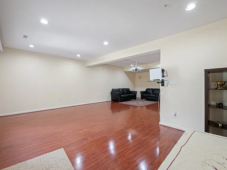 10745 Hillingdon Rd — Photo 30