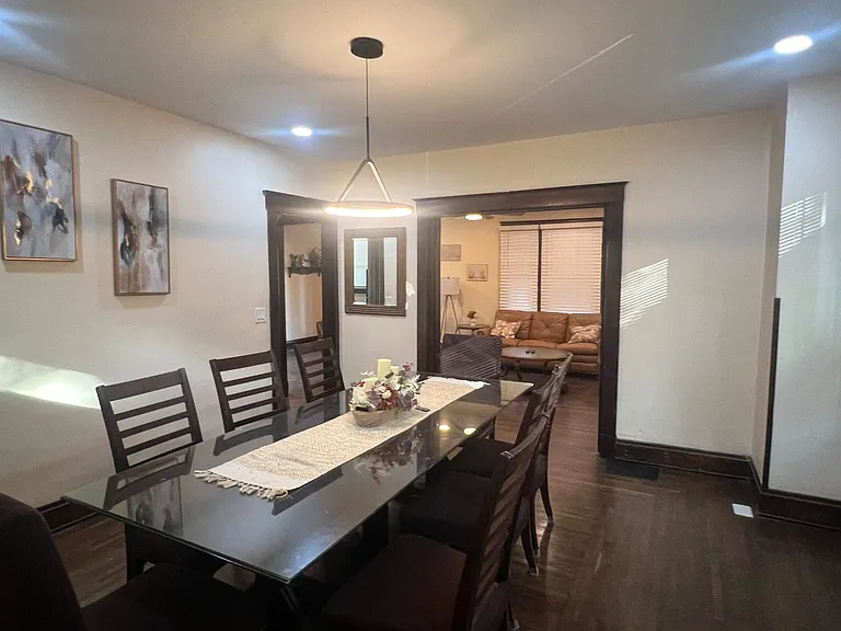 2121 Burnet Ave — Photo 13
