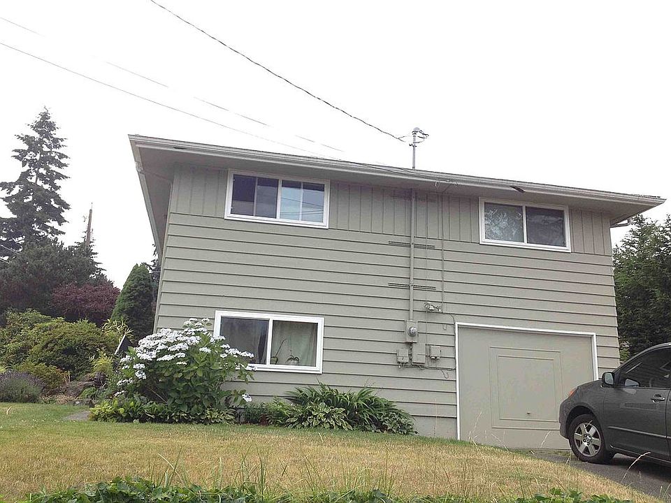 2nd image of 10421 11th Ave NE