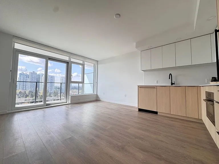 13738 Central Ave — Photo 10