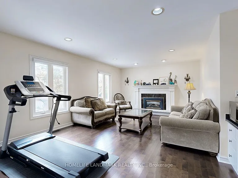46 Green Ash Cres — Photo 9