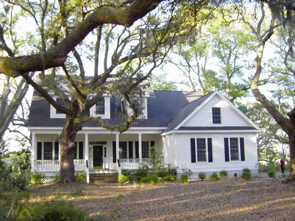 3 Sussex Ln, Hilton Head Island, SC 29926