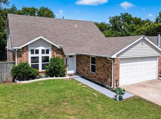 1521 Windsor Dr, Glenn Heights, TX 75154