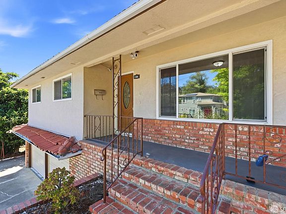 4th image of 1138 Overlook Ave