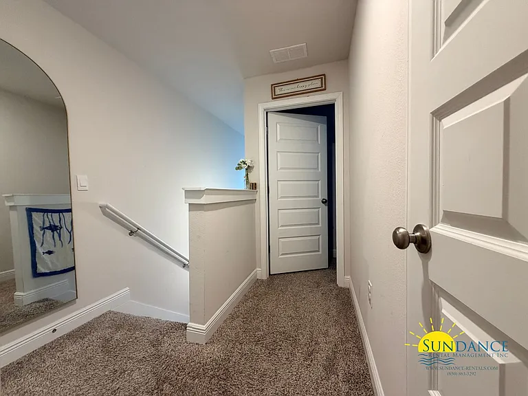 1015 McLaren Cir — Photo 11